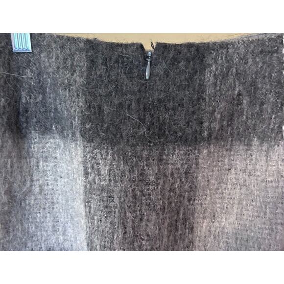 TALBOTS Women’s Gray Buffalo Plaid Wool Blend Preppy Pencil Skirt Sz. 14P - Picture 4 of 6